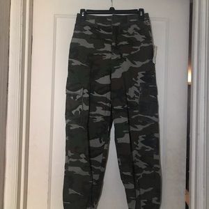 *NEW* Forever21 high-waisted camo pants